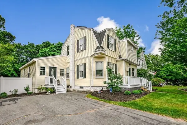 31 Emery St, Holbrook, MA 02343