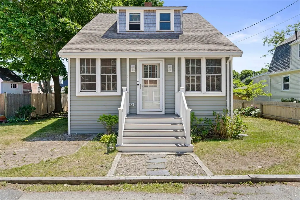 14 L St, Hull, MA 02045 - #1