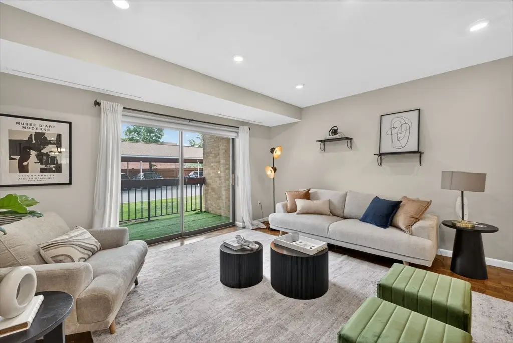 41 Centre St #106, Brookline, MA 02446 - #1