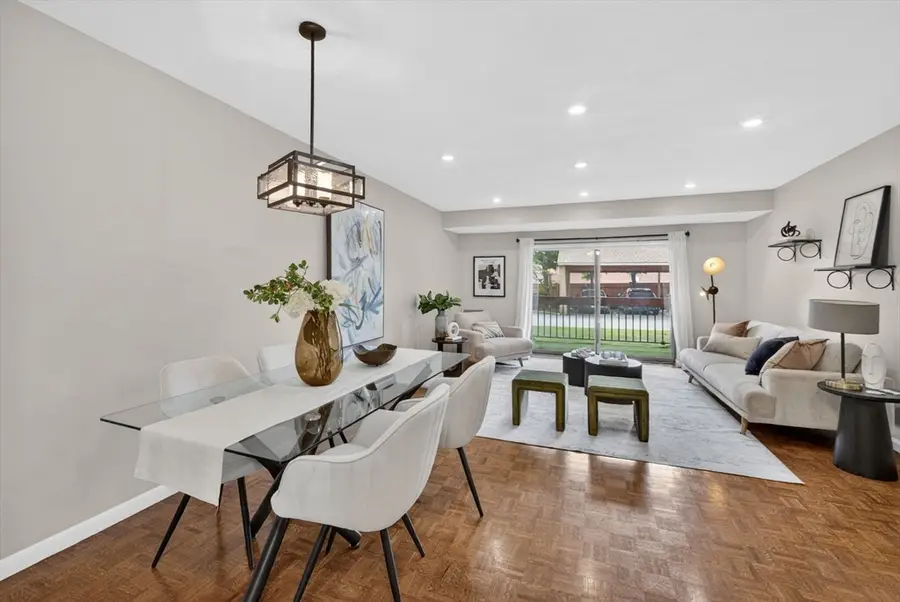 41 Centre St #106, Brookline, MA 02446 - #3