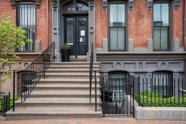 662 Massachusetts Avenue #1, Boston, MA 02118