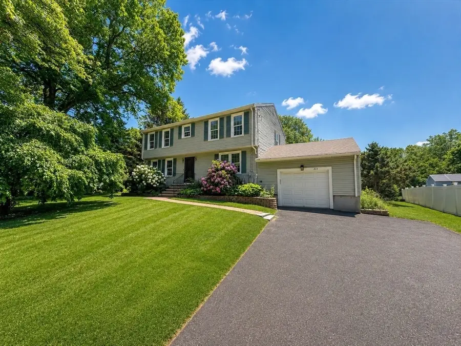 225 River Rd, Tewksbury, MA 01876 - #2