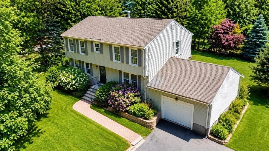 225 River Rd, Tewksbury, MA 01876 - #3
