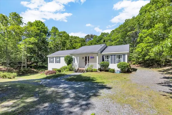 49 Thousand Oaks Dr, Brewster, MA 02631