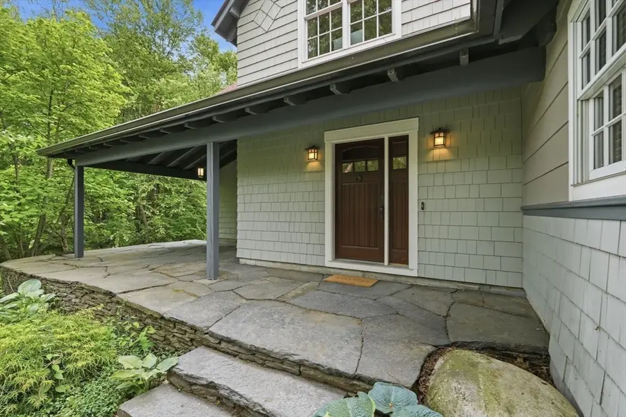 18 Eveningstar Dr, Amherst, MA 01002 - #3