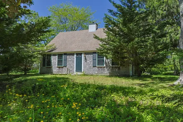 417 Commerce Rd, Barnstable, MA 02630