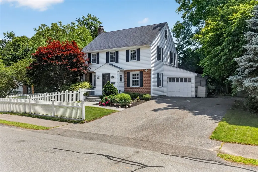 35 Cleveland Rd, Wellesley, MA 02481 - #1
