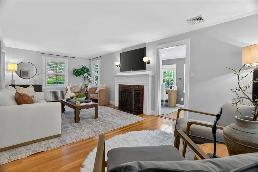 35 Cleveland Rd, Wellesley, MA 02481 - #2