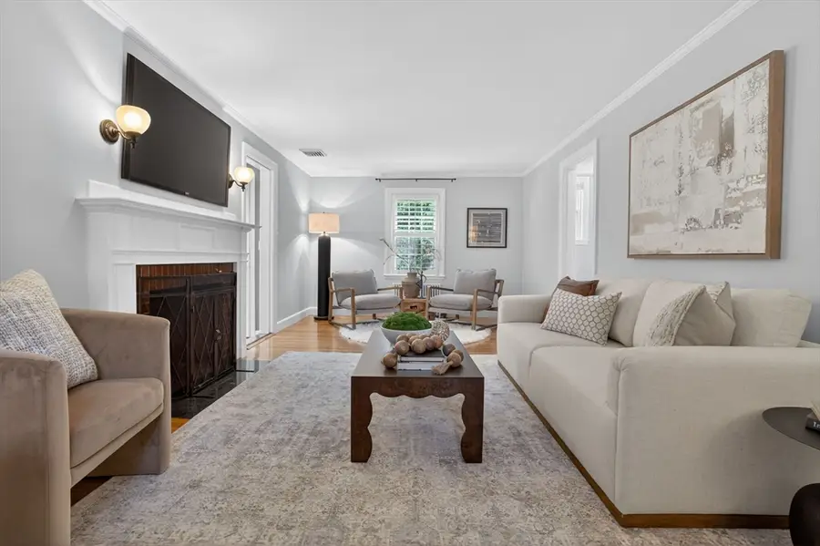 35 Cleveland Rd, Wellesley, MA 02481 - #3