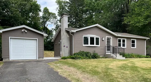39 Jeffrey, Amherst, MA 01002