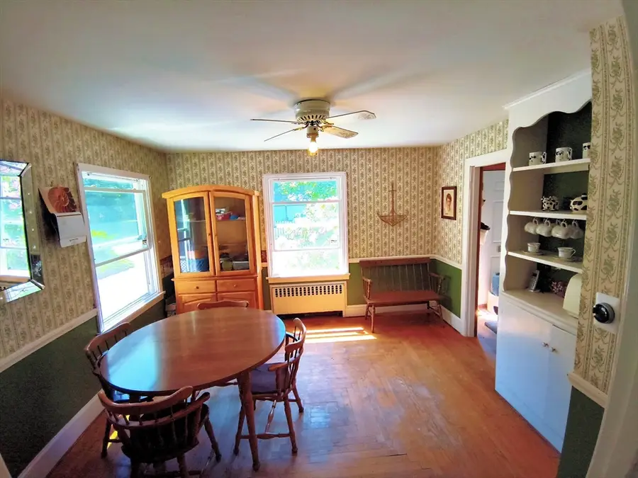 4 Pleasant St, Plainville, MA 02762 - #3