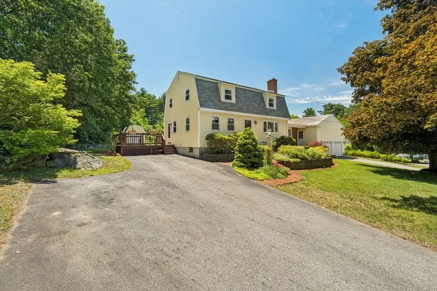 6 Anna Street, North Chelmsford, MA 01863 - #3