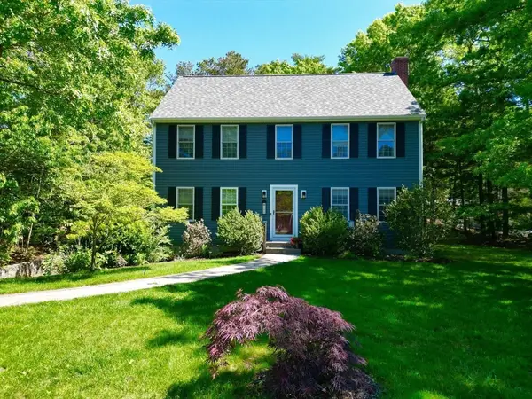 105 Shallow Pond Ln, Plymouth, MA 02360