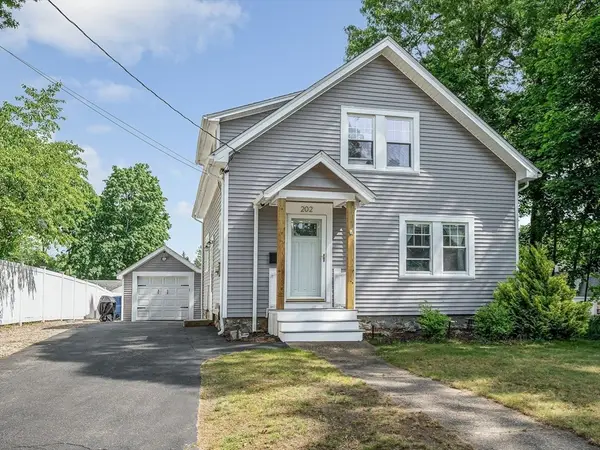 202 Salem St, Wakefield, MA 01880