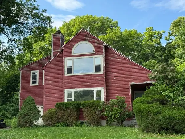 28 Budd Dr, Dudley, MA 01571