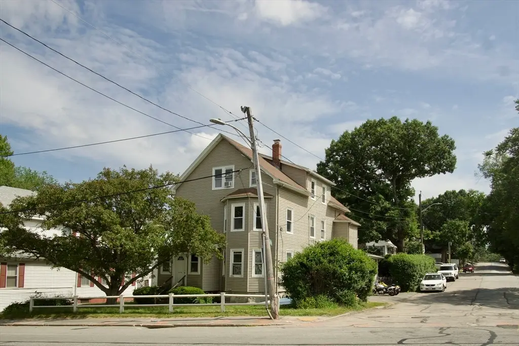 696 Grafton St, Worcester, MA 01604 - #1