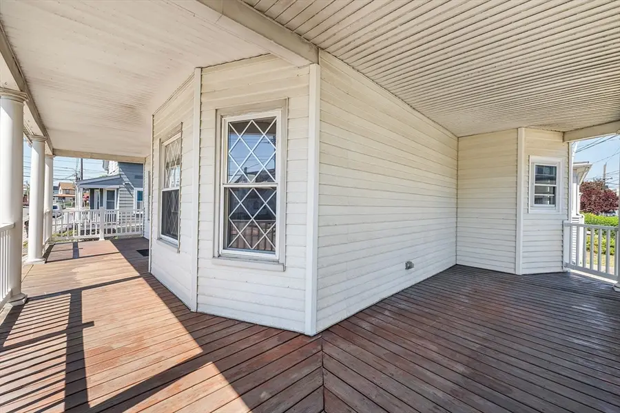 546 Shirley St, Winthrop, MA 02152 - #3
