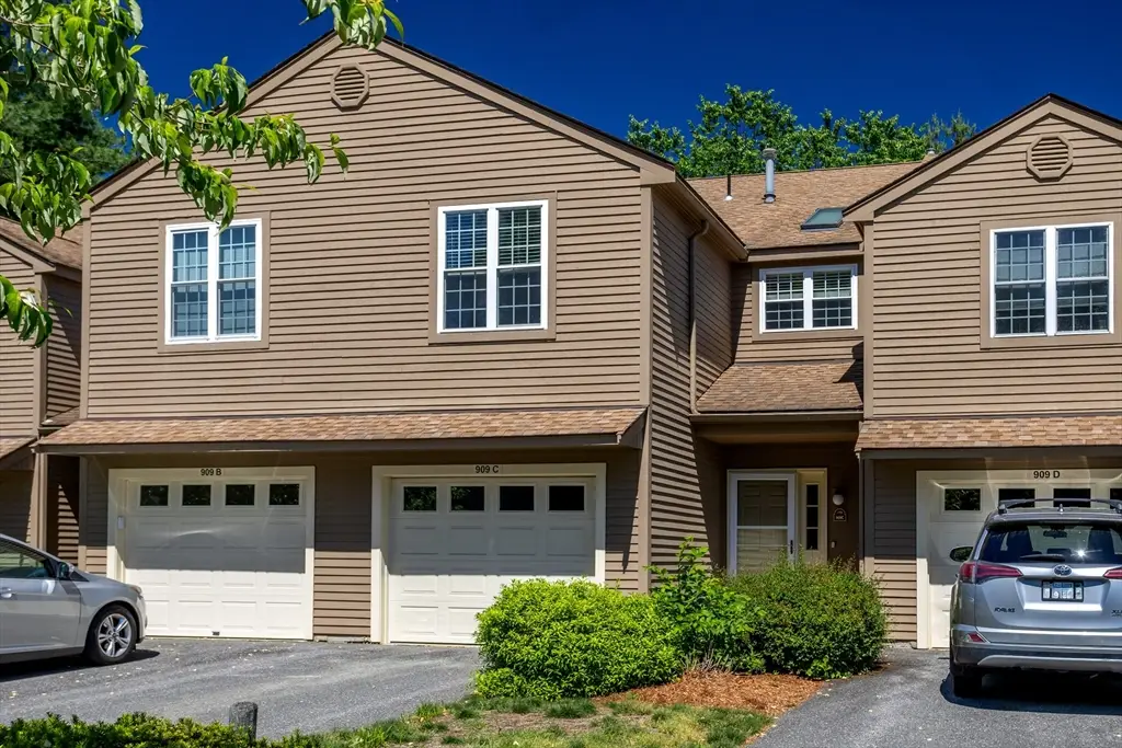 909 Ridgefield Cir #909C, Clinton, MA 01510 - #1