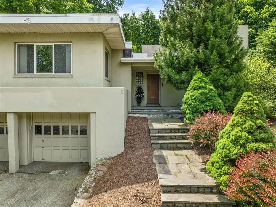 6 Wareland Rd, Wellesley, MA 02481 - #2