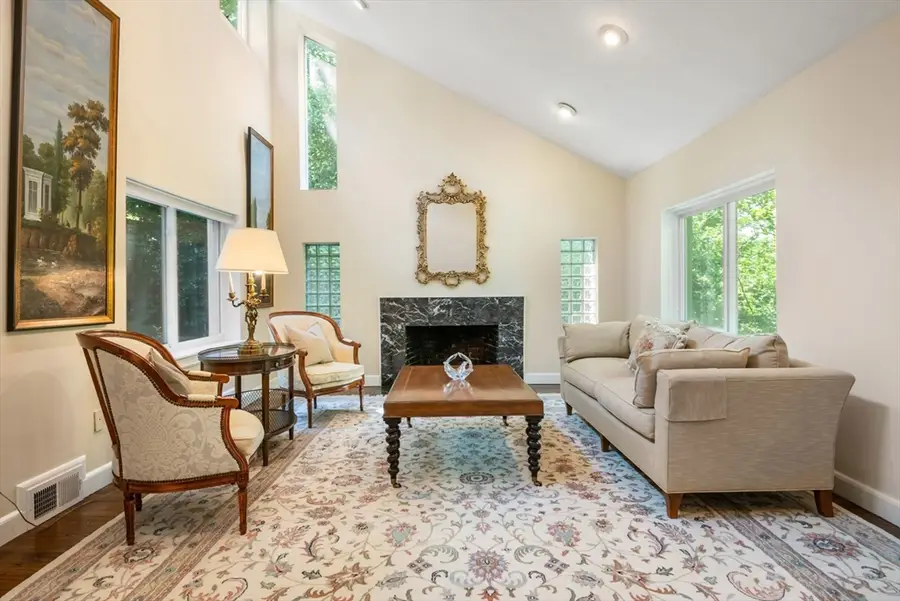 6 Wareland Rd, Wellesley, MA 02481 - #3