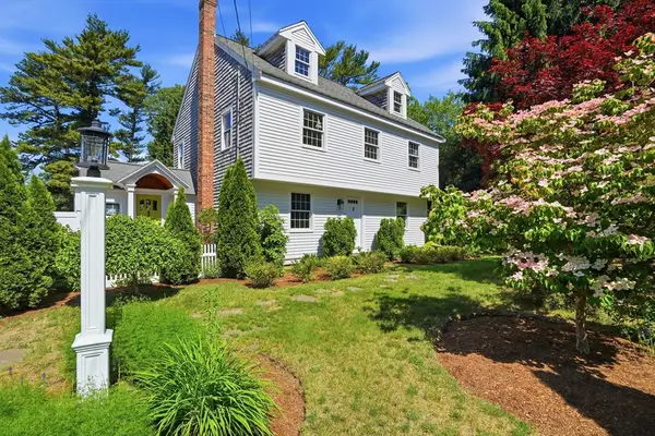 26 Acorn St, Duxbury, MA 02332