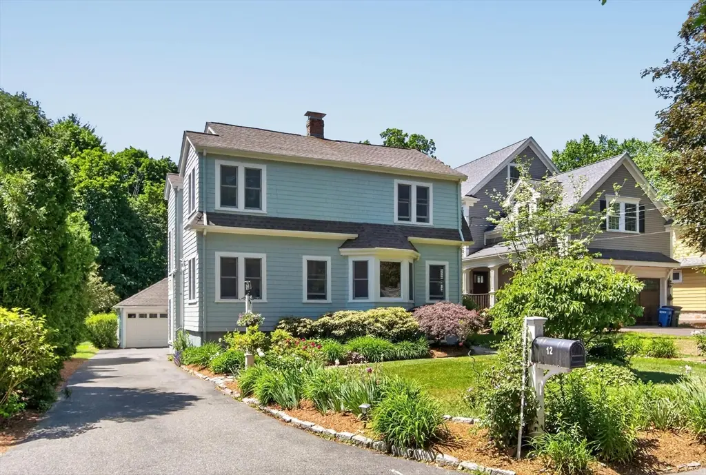 12 Middle St, Lexington, MA 02421 - #1