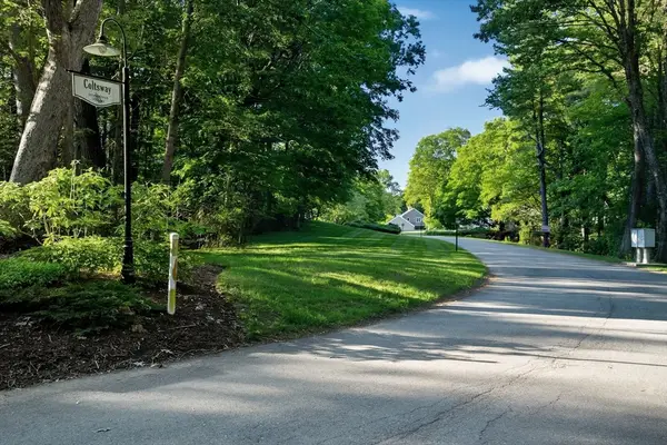 16 Coltsway #16, Wayland, MA 01778