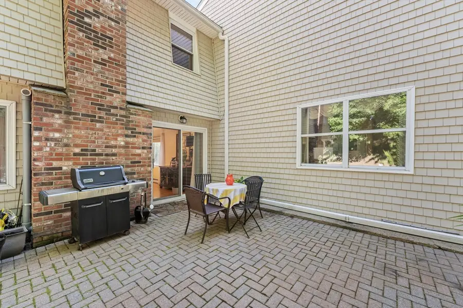 2239 Commonwealth Ave #2239, Newton, MA 02466 - #3