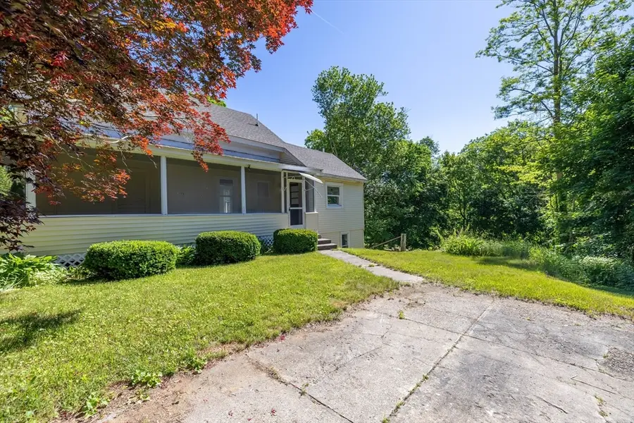 136 Quaboag St, Warren, MA 01083 - #3