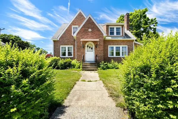216 Springfield St, Chicopee, MA 01013