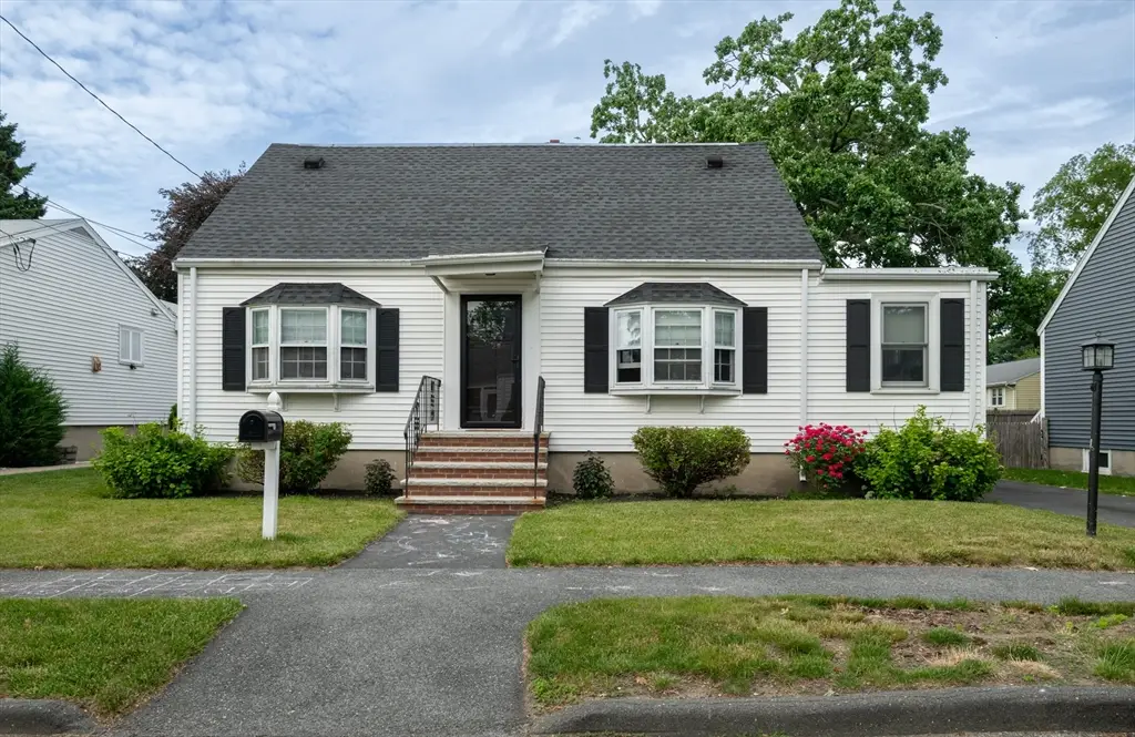 5 Charles St, Peabody, MA 01960 - #1