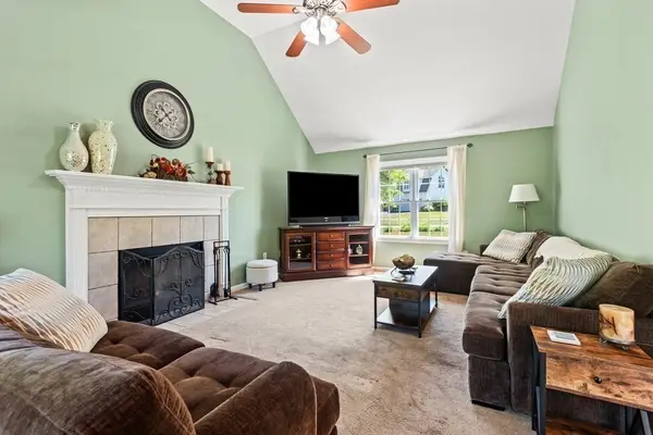 9 Gannett Way, Hopedale, MA 01747