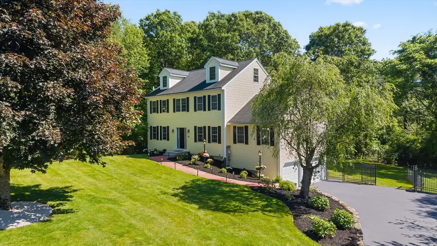 128 Memorial Dr, Shrewsbury, MA 01545 - #2