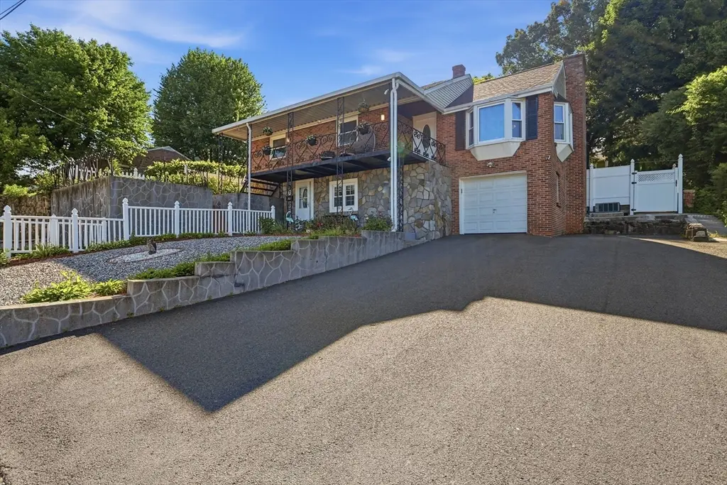 140 Ruskin St, Chicopee, MA 01020 - #1