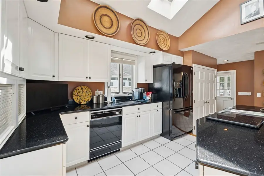 42 Woodland Rd, Wakefield, MA 01880 - #3