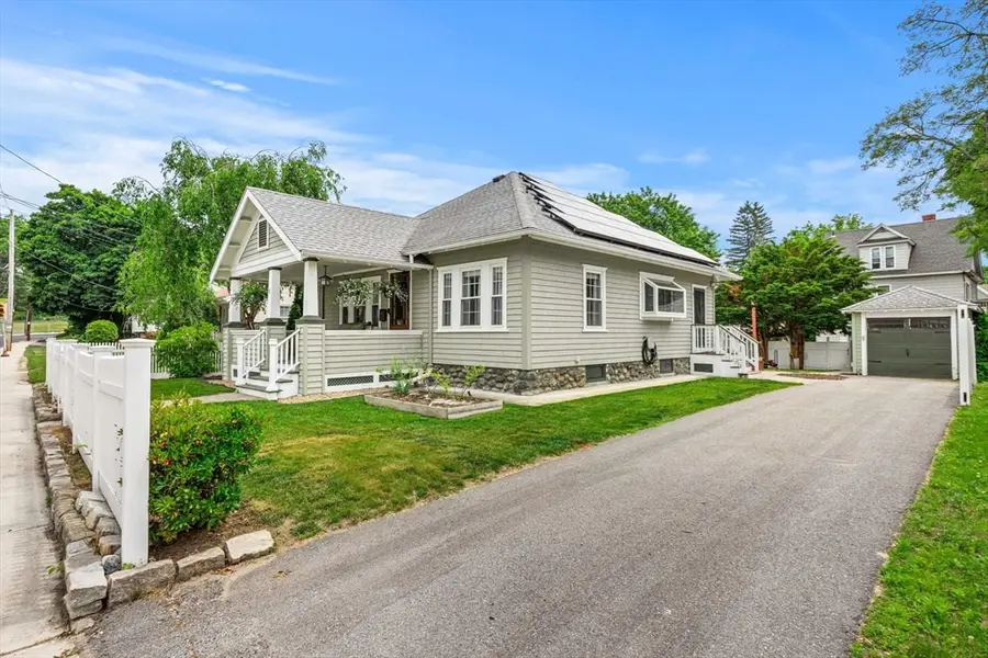31 Sycamore St, Lowell, MA 01852 - #2