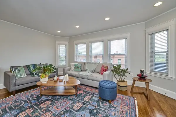 46 Forest Hills St #3, Boston, MA 02130
