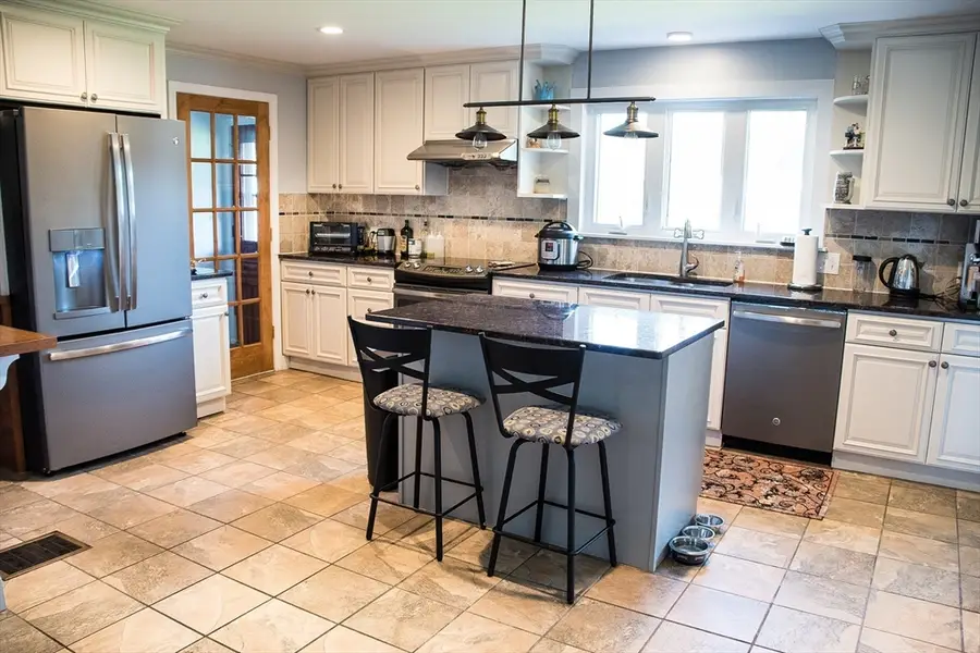 659 Liberty St, Rockland, MA 02370 - #2