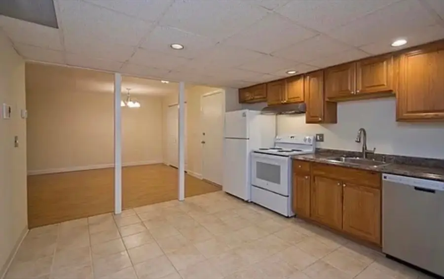 16 Shadowbrook Ln #14, Milford, MA 01757 - #3