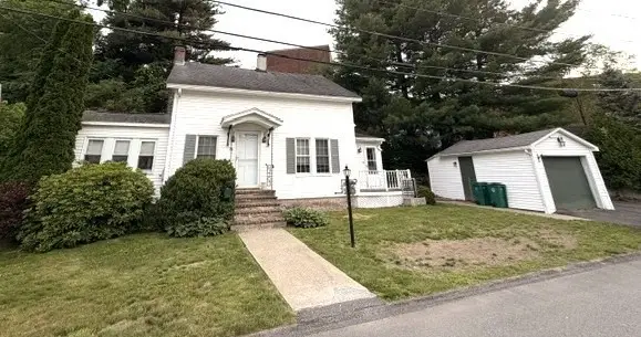 34 Lenox St, Fitchburg, MA 01420