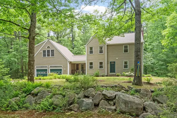 36 Country Ln, Princeton, MA 01541