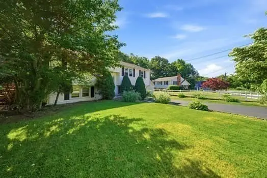 115 Arrowhead Dr, Bridgewater, MA 02324 - #3