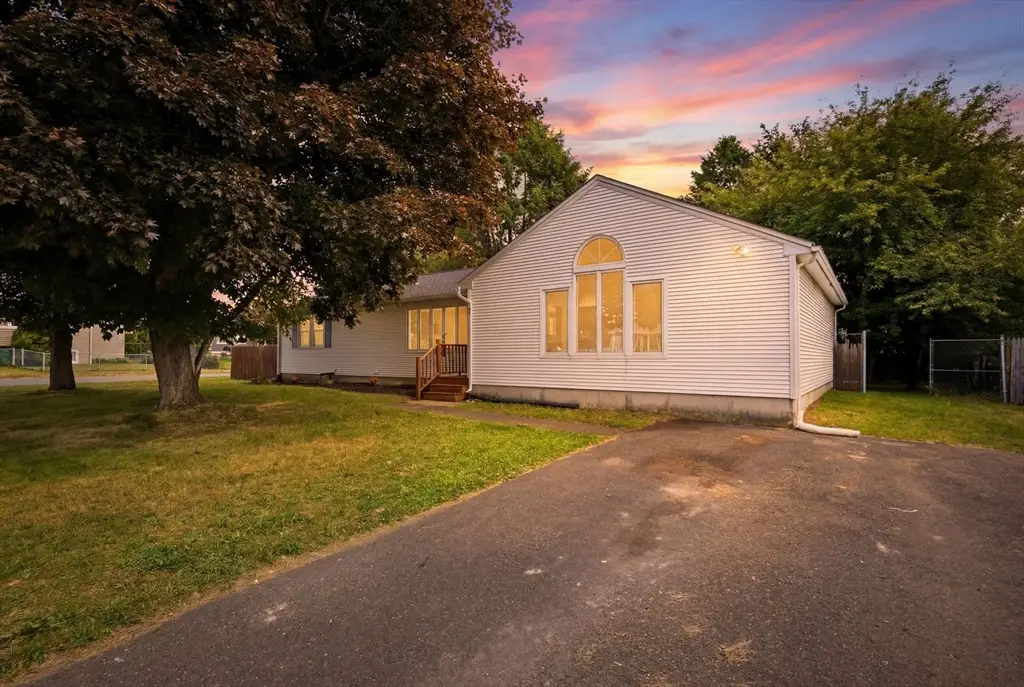 5 Kurtz St, Chicopee, MA 01013 - #1