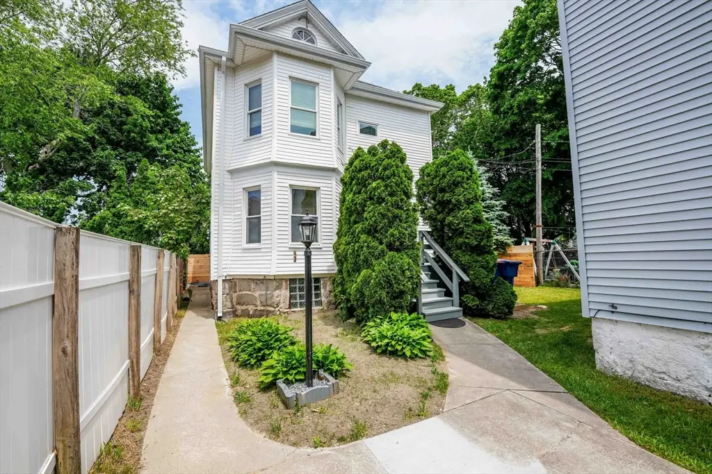 307 Austin St, New Bedford, MA 02740 - #1