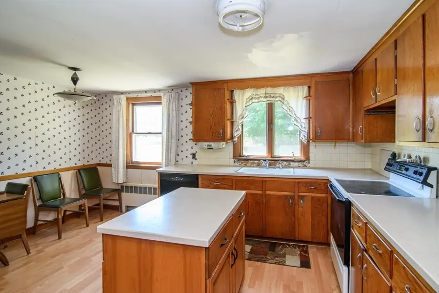 4 Hickory Rd, Natick, MA 01760 - #2