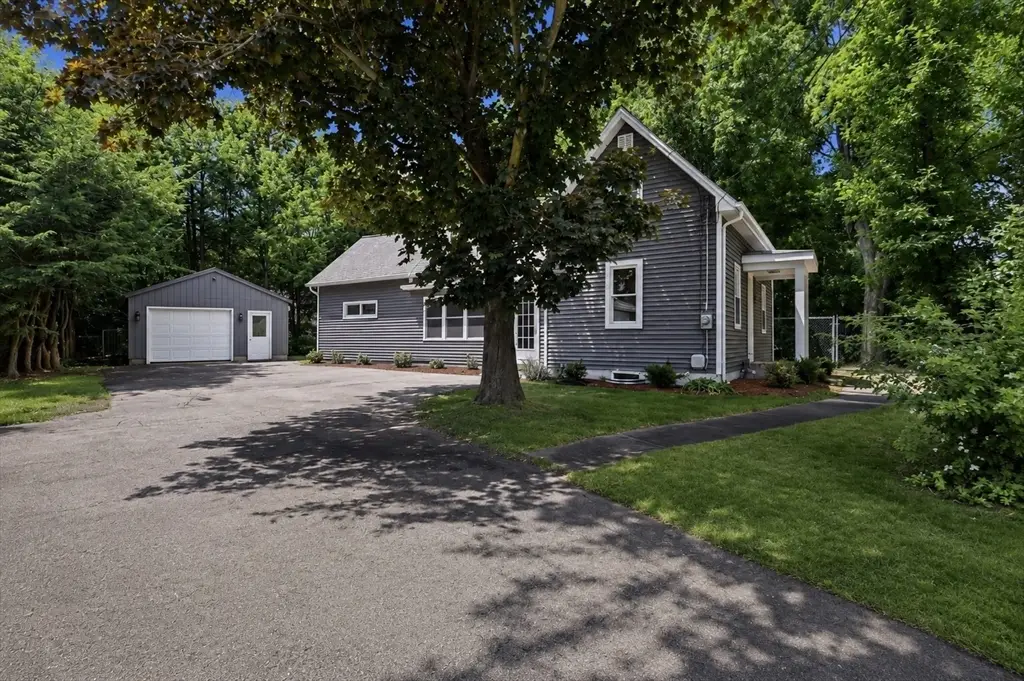208 N Elm St, Northampton, MA 01060 - #1