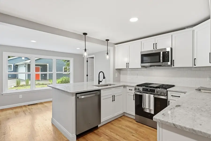 208 N Elm St, Northampton, MA 01060 - #3