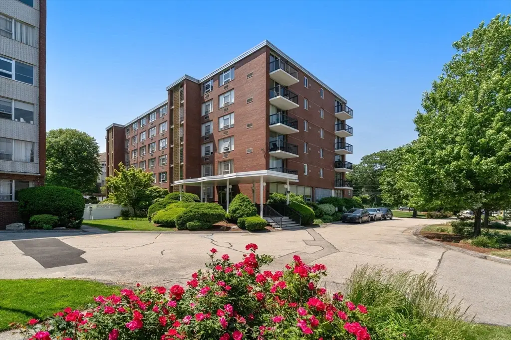 20 Hammond Pond #302, Newton, MA 02459 - #1