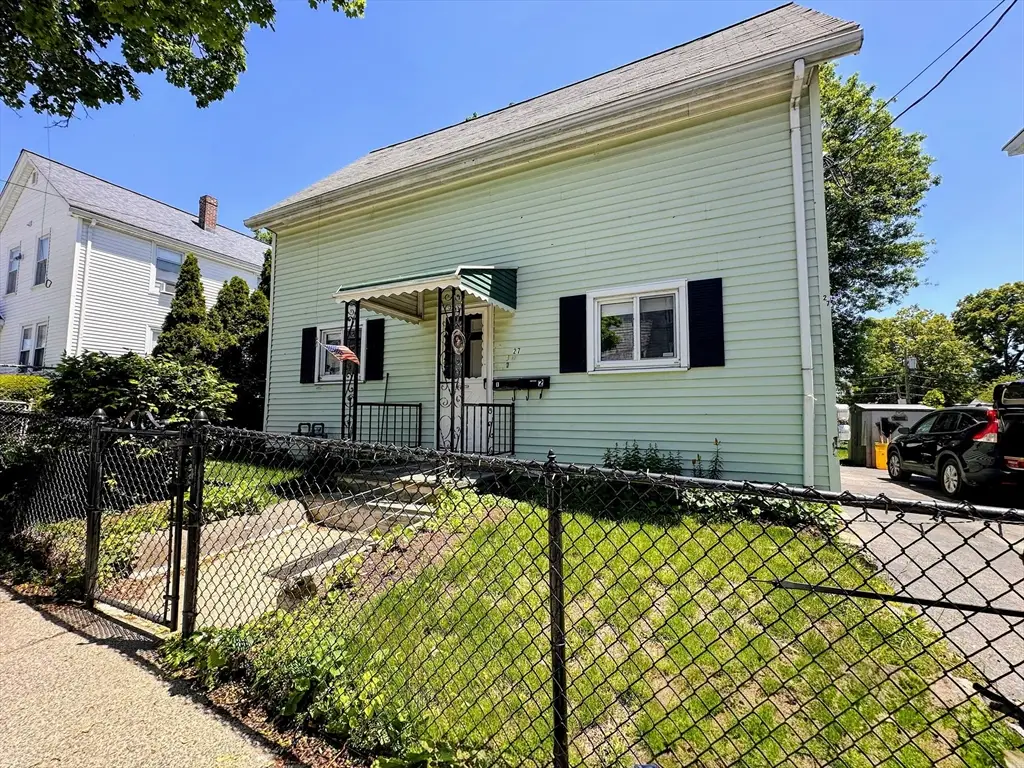 27 Flint St, Lynn, MA 01905 - #1