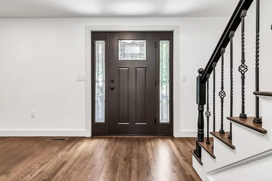 53 Walnut St, Saugus, MA 01906 - #3